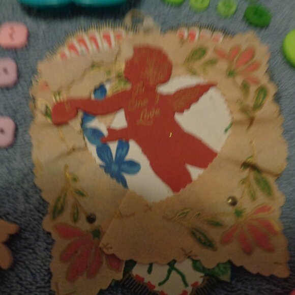VINTAGE DOLL BIB, OLD VALENTINE, BABY SPOON, STOCKING, COOKIE CUTT, BUTTONS LOT - Picture 4 of 10